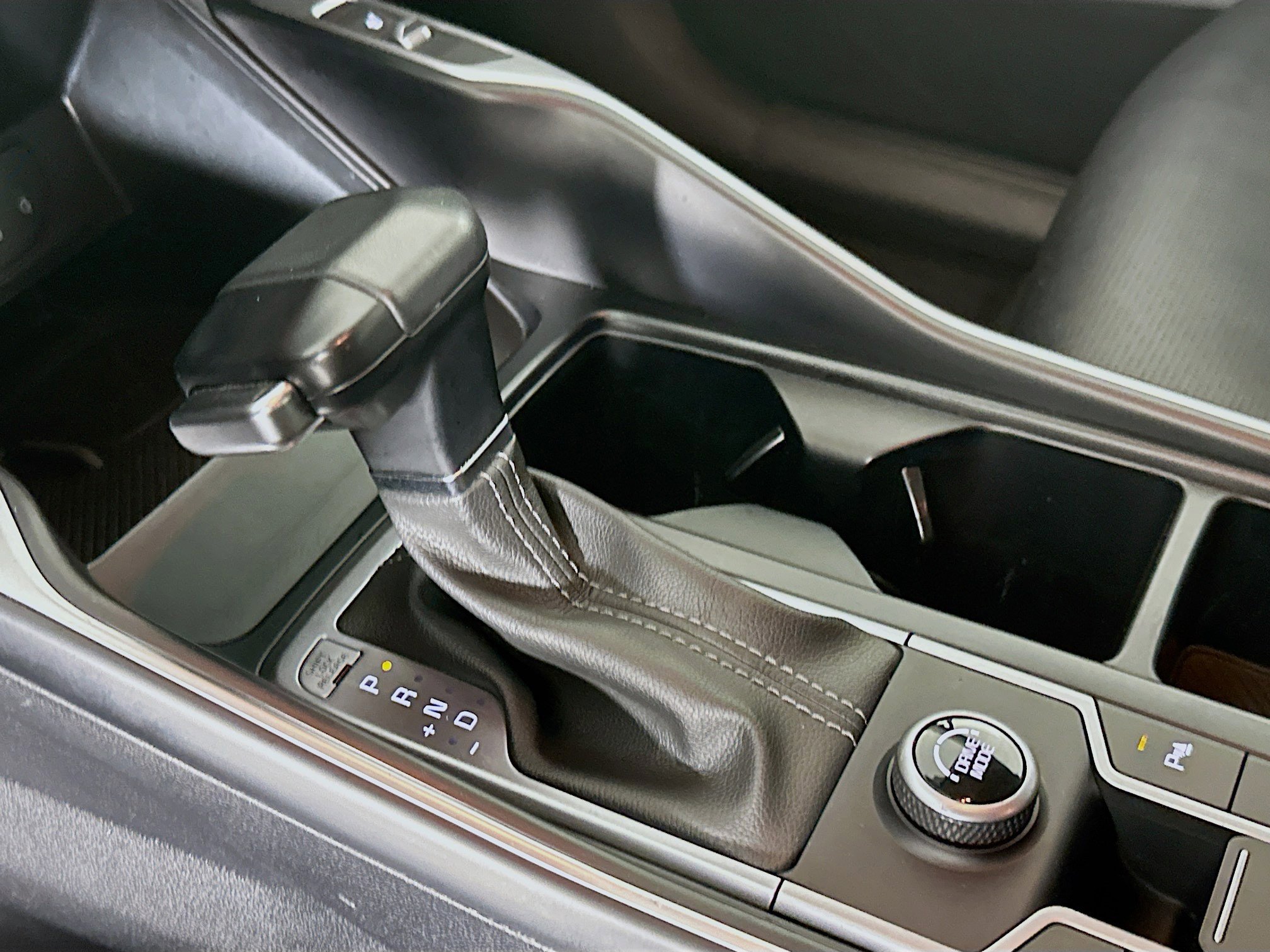 Used 2024 Kia Sorento S image 25