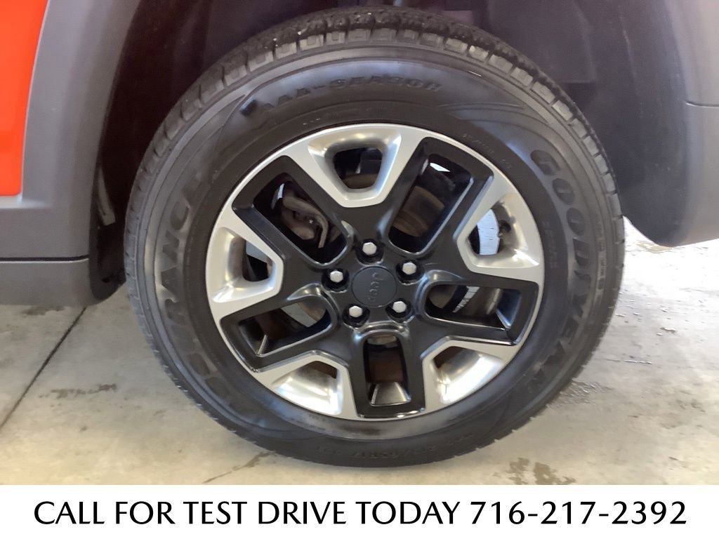 Used 2018 Jeep Compass Trailhawk w/ Cold Weather Group AWD/4WD image 21