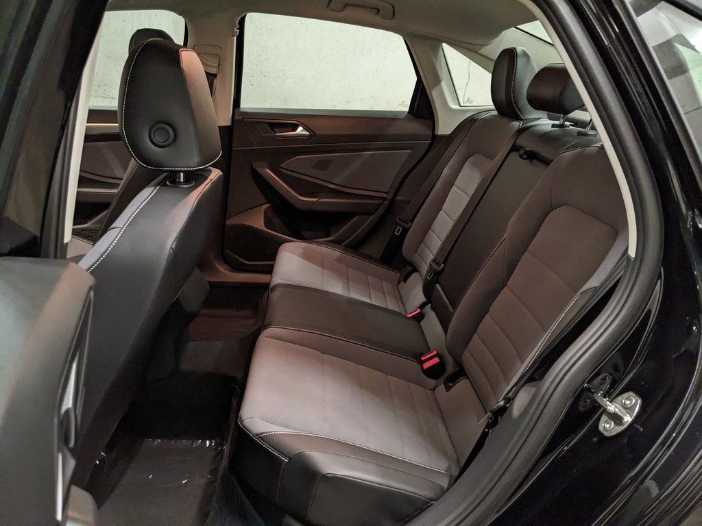 New 2026 Volkswagen Jetta SE FWD image 25
