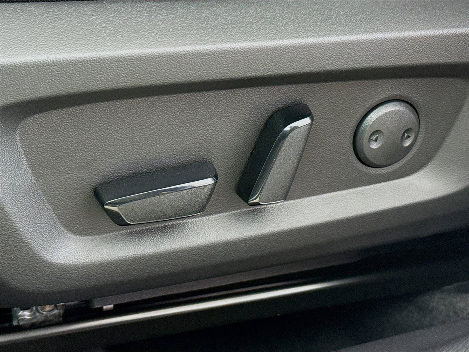 New 2026 Mitsubishi Outlander SEL FWD image 6
