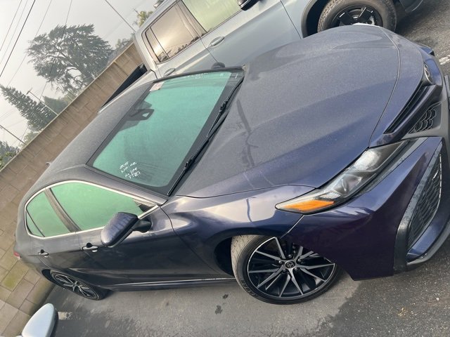 Used 2021 Toyota Camry SE image 2