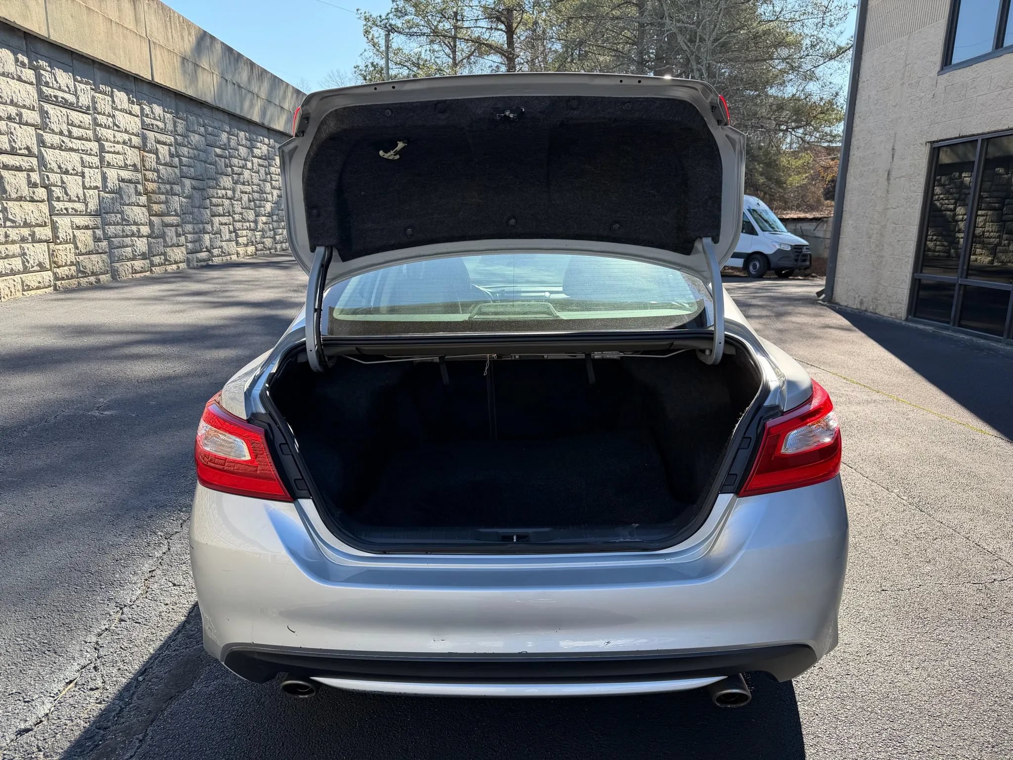 Used 2016 Nissan Altima 2.5 SV FWD image 34