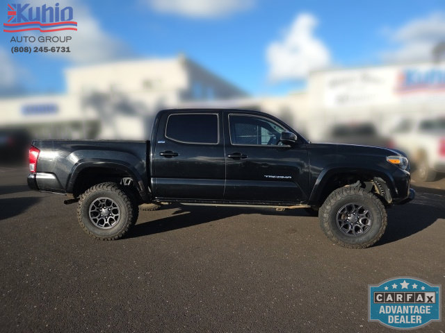 Used 2017 Toyota Tacoma SR5 AWD/4WD image 4