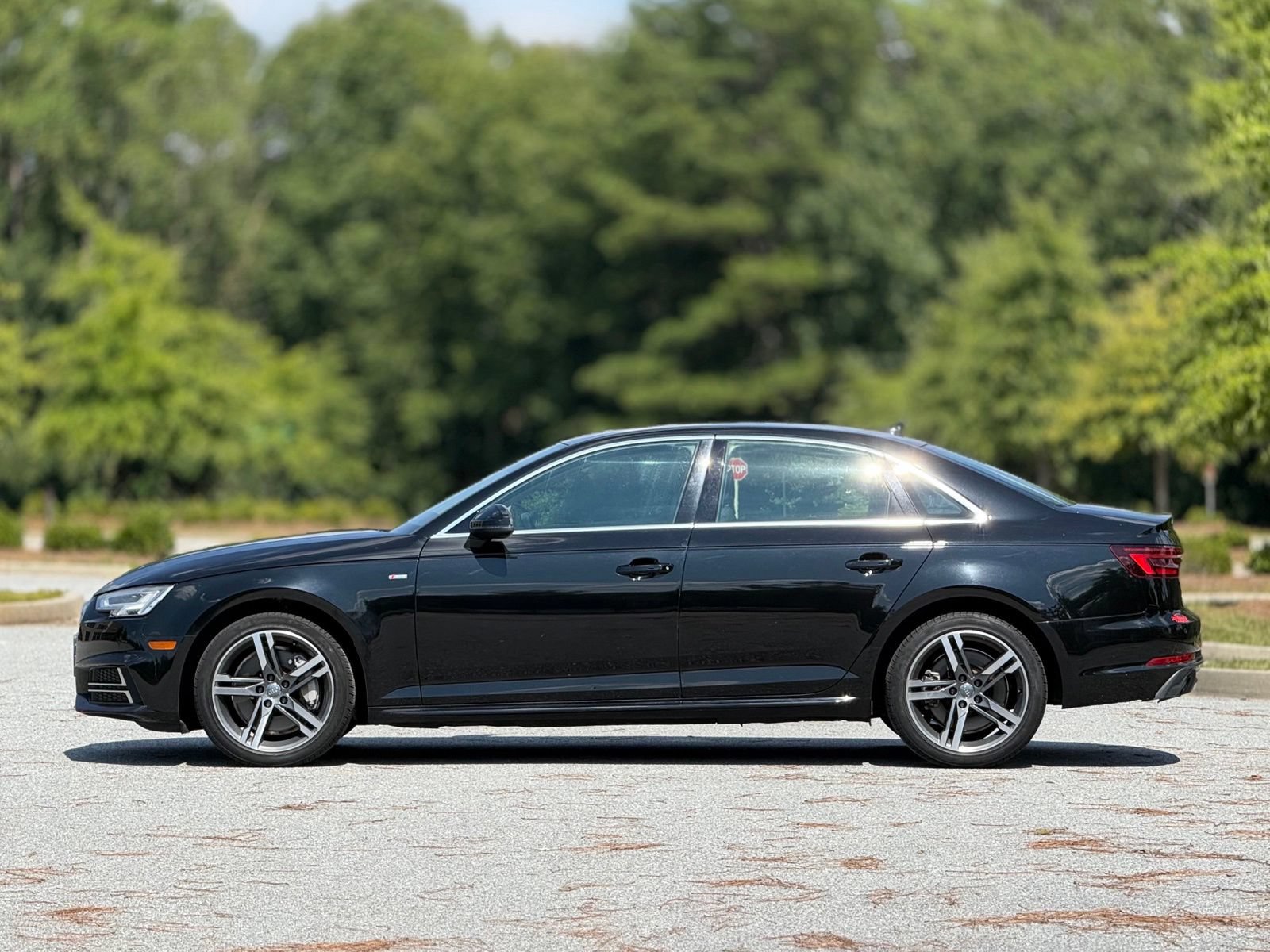 Used 2018 Audi A4 2.0T Premium Plus w/ Premium Plus Package AWD/4WD image 9