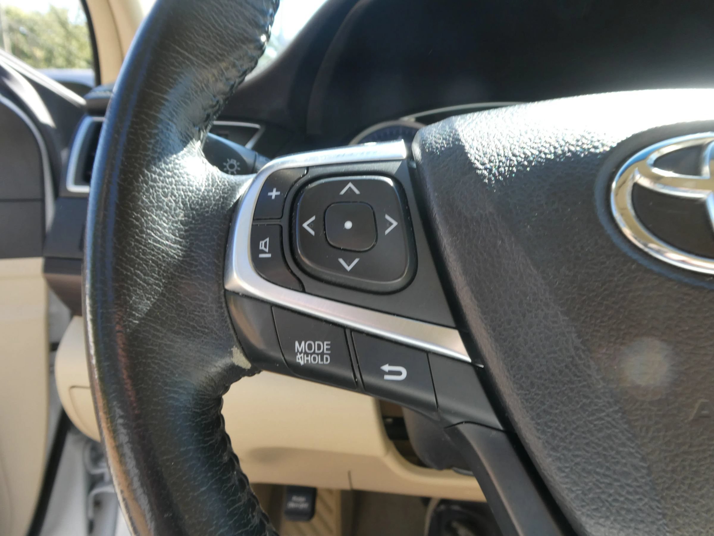 Used 2016 Toyota Camry XLE FWD image 17