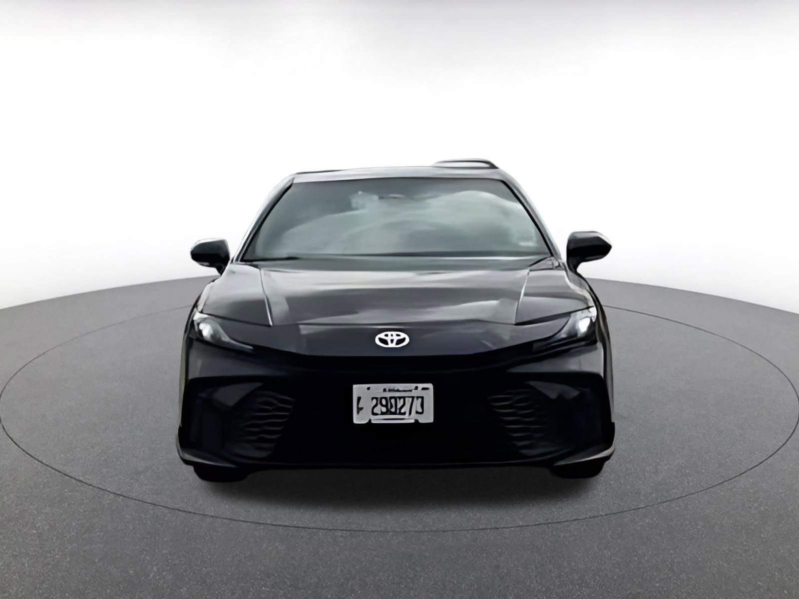 Used 2025 Toyota Camry SE image 12