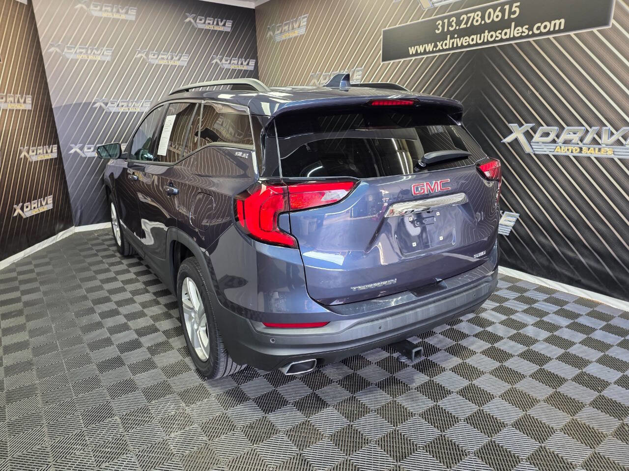 Used 2018 GMC Terrain SLE w/ Driver Convenience Package image 11