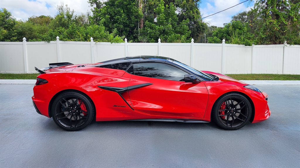 Used 2025 Chevrolet Corvette Z06 w/ Stealth Interior Trim Package image 18