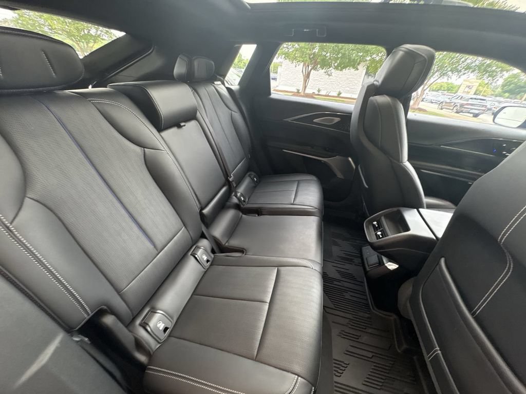 Certified 2023 Cadillac Lyriq 2WD image 28