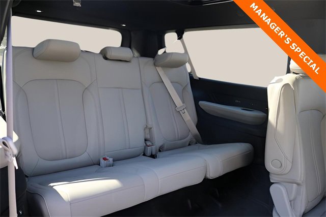 New 2025 Jeep Wagoneer L Series II image 17