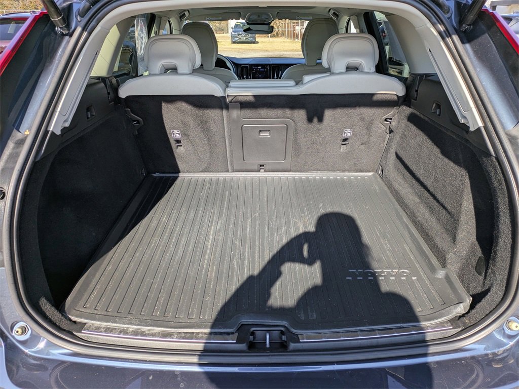 Certified 2023 Volvo XC60 B5 Plus w/ Climate Package image 13