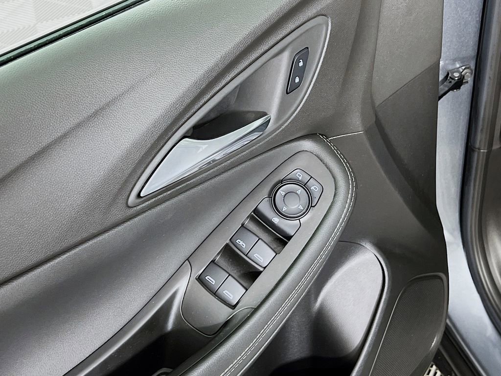 Used 2022 Buick Encore GX Preferred w/ Cold Weather Comfort Package image 17