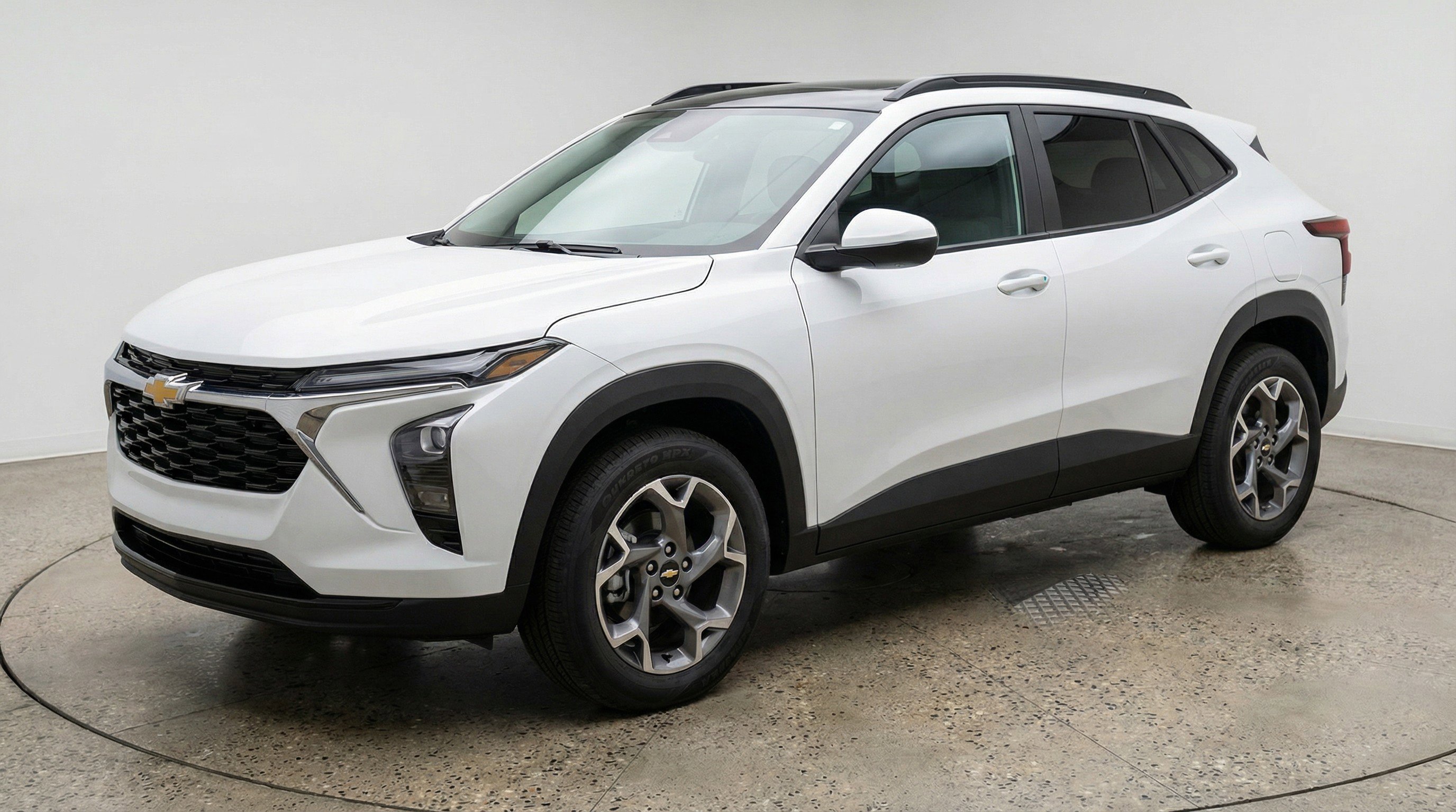 Used 2025 Chevrolet Trax LT w/ LT Convenience Package FWD image 3