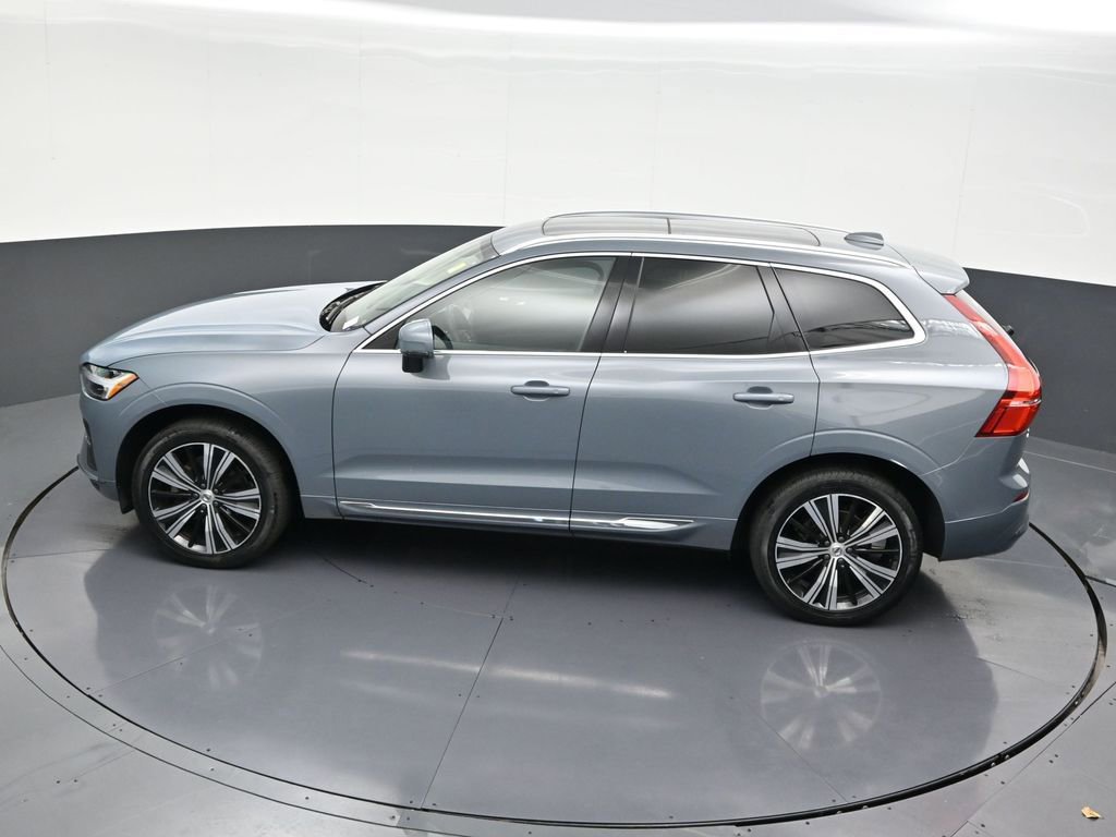 Used 2022 Volvo XC60 B5 Inscription image 17