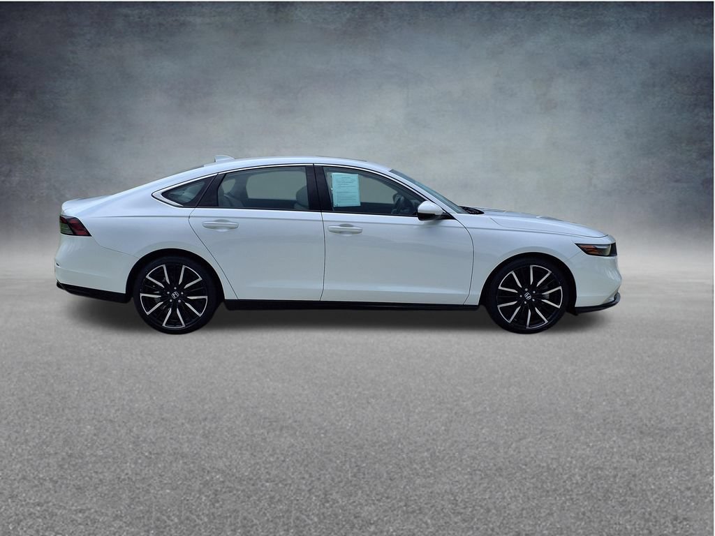 Used 2023 Honda Accord Touring image 9