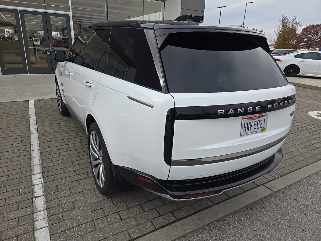 Used 2023 Land Rover Range Rover SE image 8