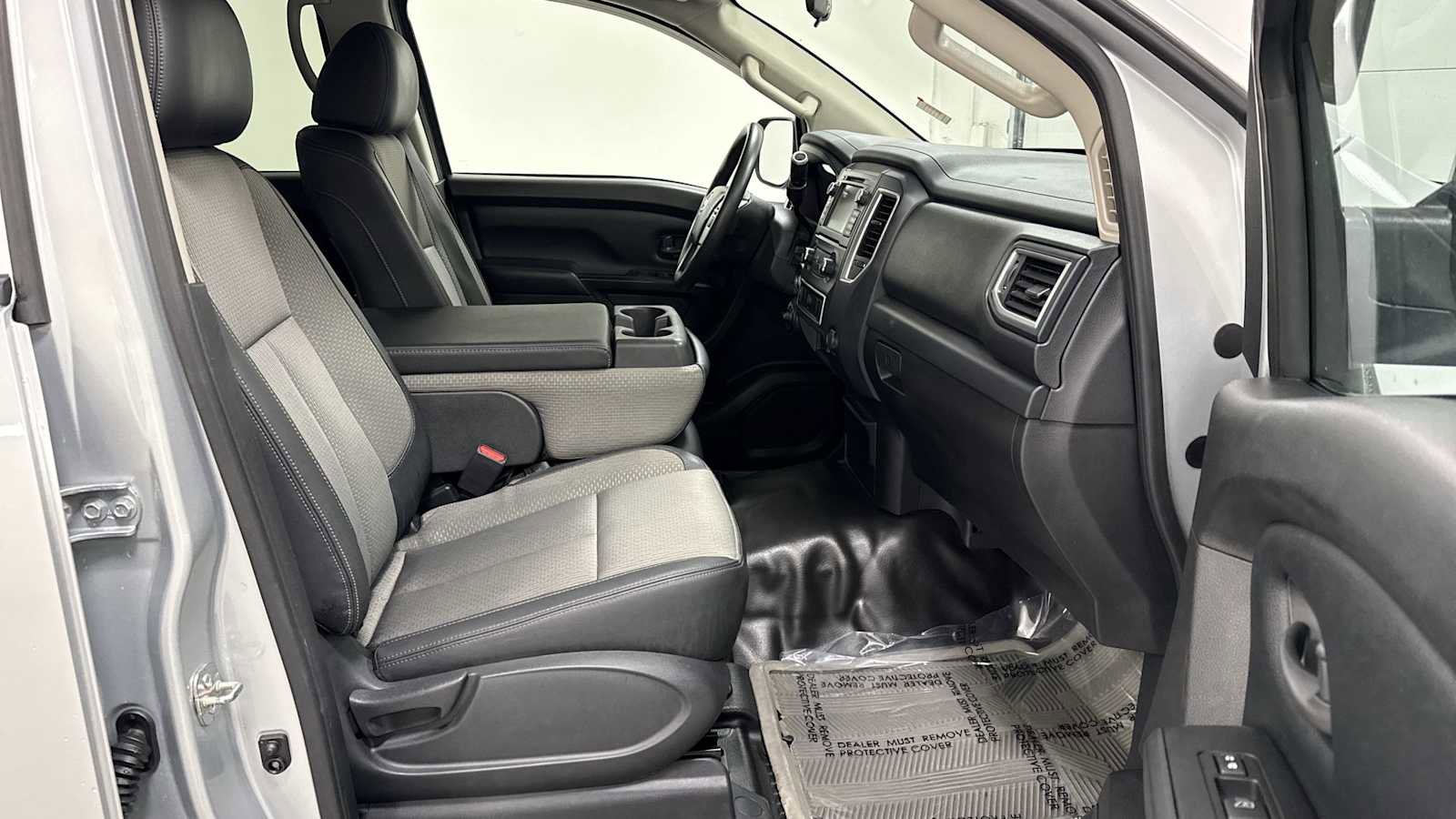 Used 2019 Nissan Titan S w/ S Utility Package image 28