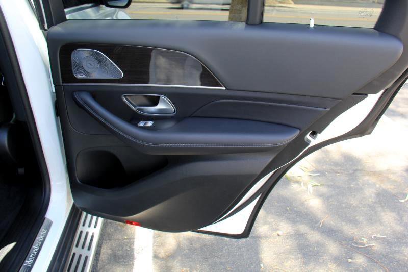 Used 2020 Mercedes-Benz GLE 350 w/ Premium Package image 28