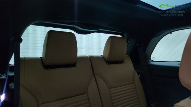 Used 2024 Land Rover Discovery Metropolitan Edition AWD/4WD image 36