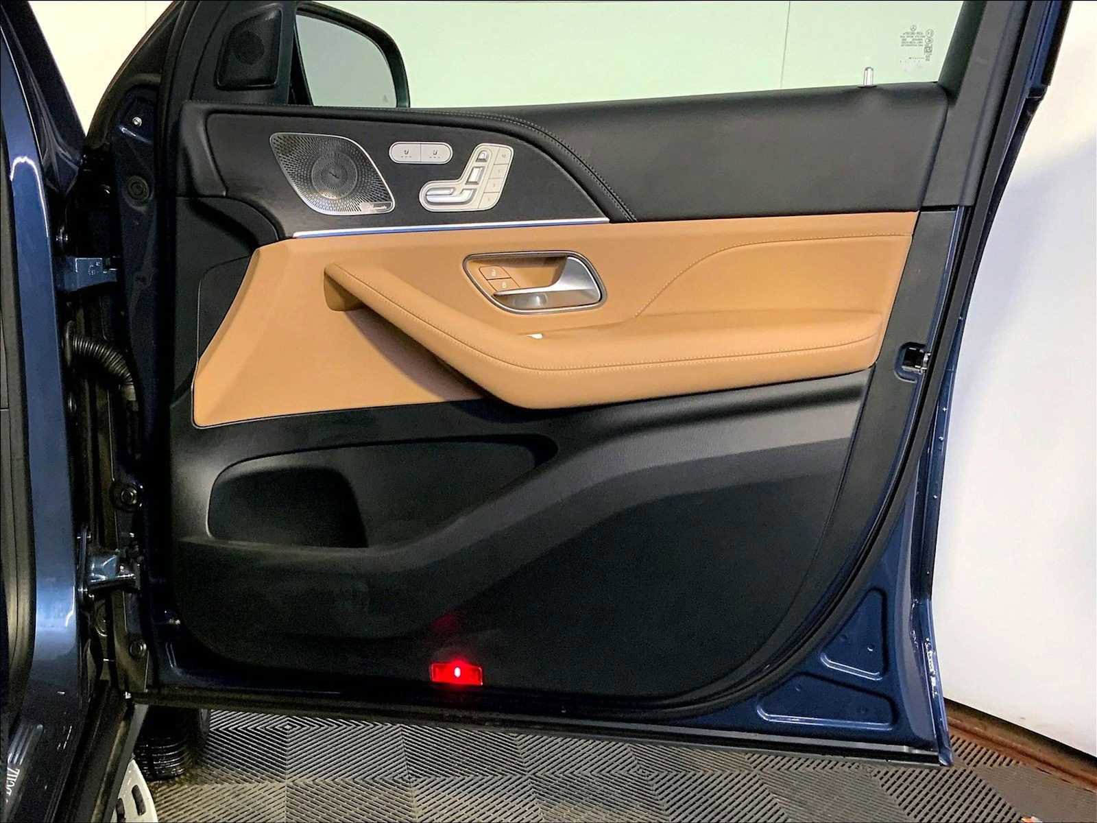 Used 2025 Mercedes-Benz GLE 450 4MATIC image 26