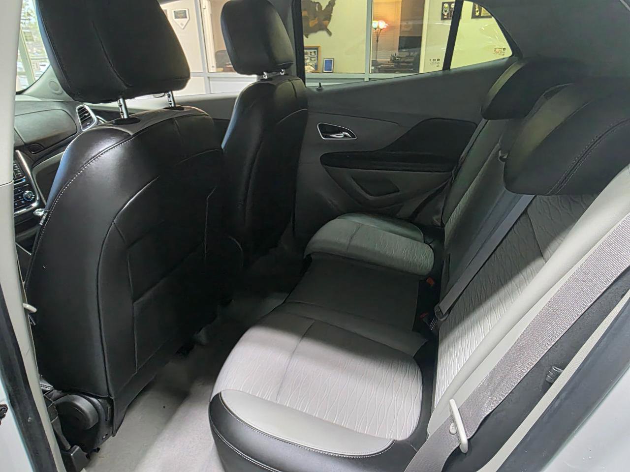 Used 2016 Buick Encore FWD image 19