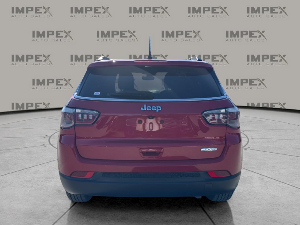 Used 2019 Jeep Compass Latitude w/ Popular Equipment Group FWD image 4