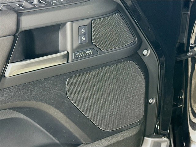 New 2026 Land Rover Defender 130 X-Dynamic SE image 21