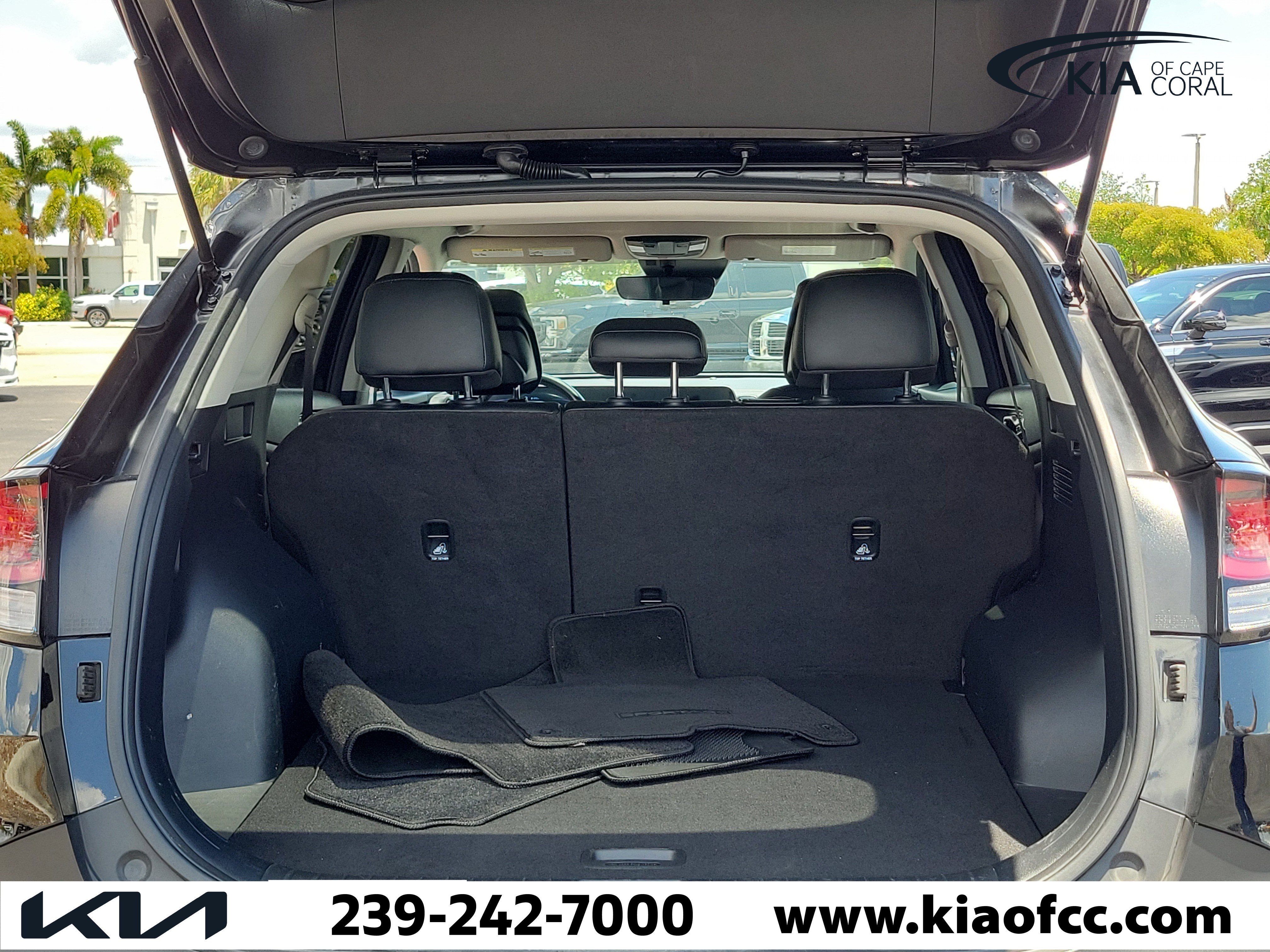 Certified 2025 Kia Sportage EX FWD image 12