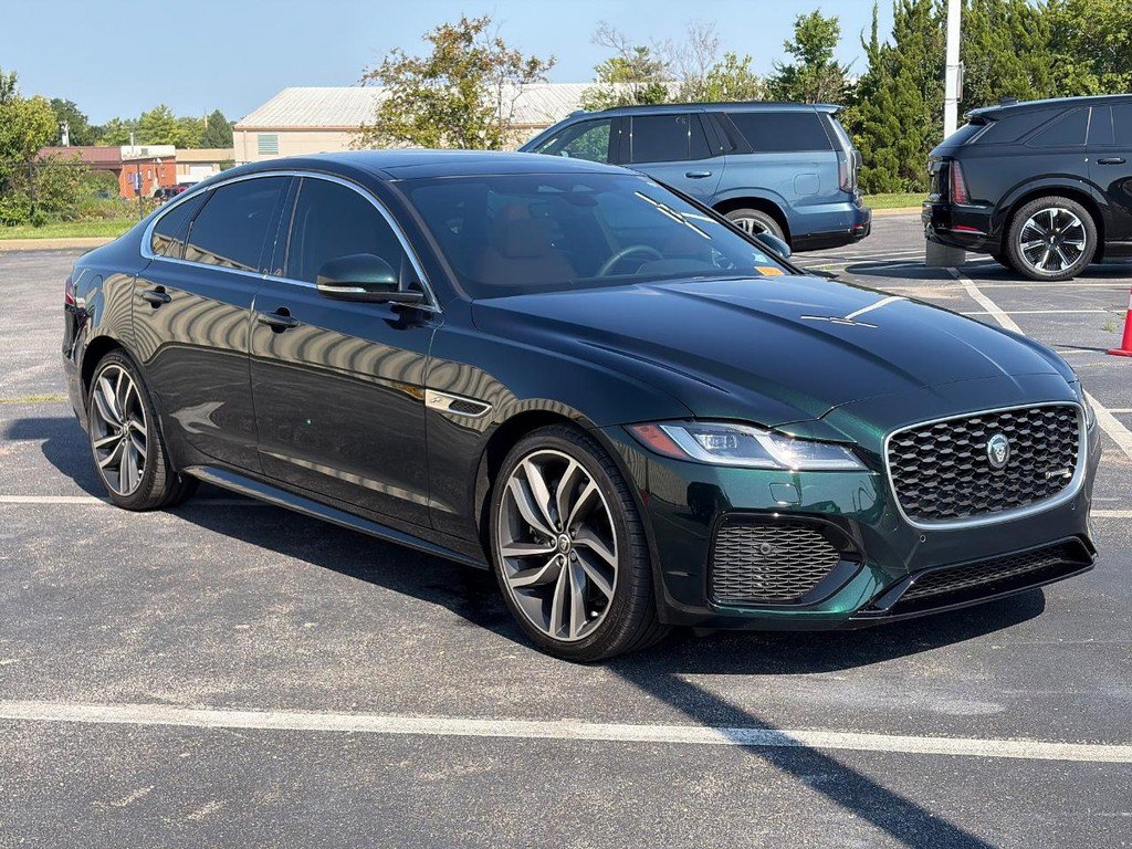 Used 2024 Jaguar XF R-Dynamic SE AWD/4WD image 3