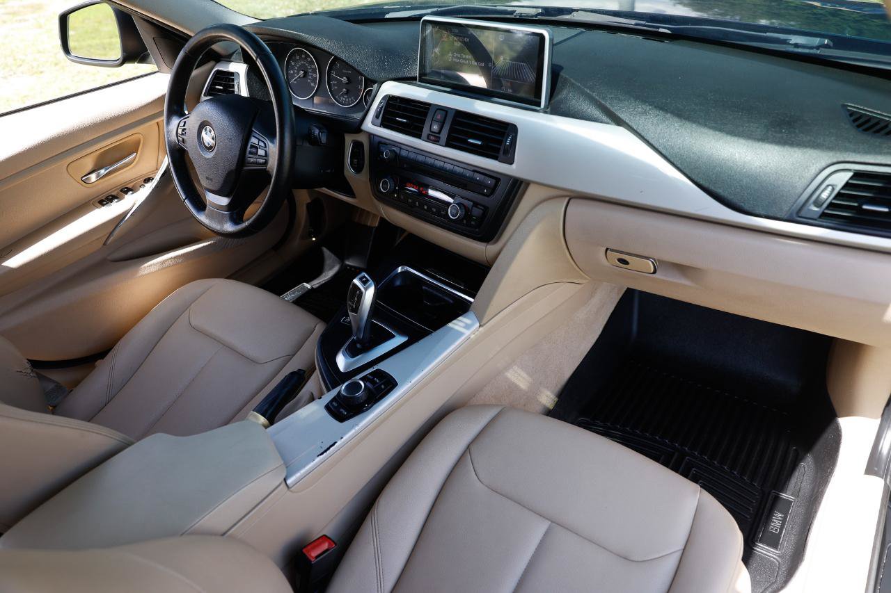 Used 2015 BMW 320i Sedan RWD image 16