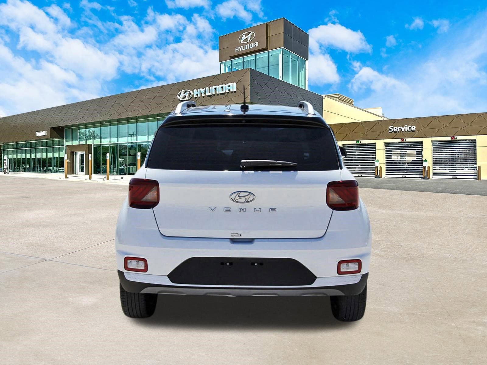 Used 2025 Hyundai Venue Limited image 7