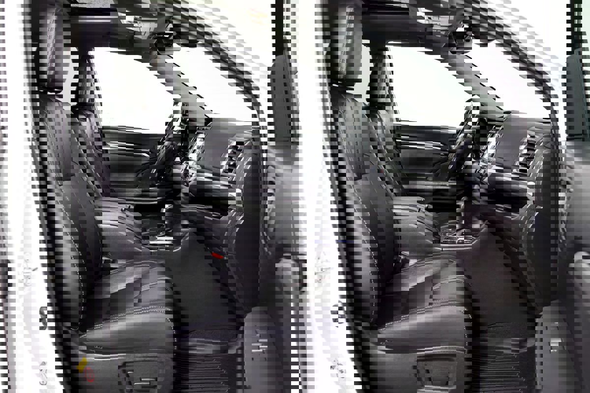 Used 2018 Toyota Highlander SE image 30