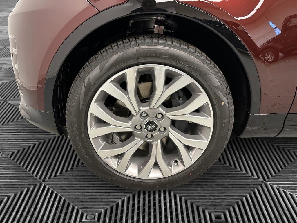 New 2026 Land Rover Discovery Limited Edition image 14