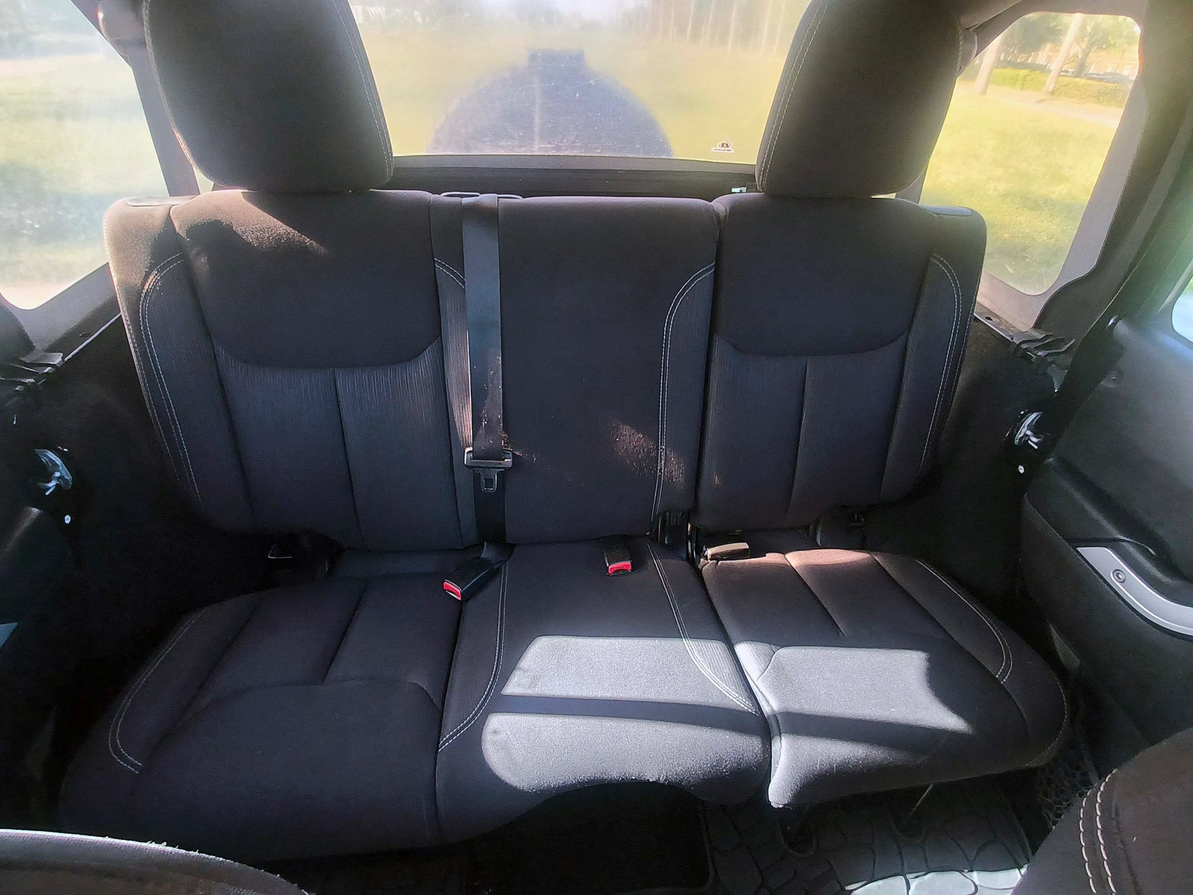Used 2014 Jeep Wrangler Unlimited Rubicon w/ Connectivity Group AWD/4WD image 12