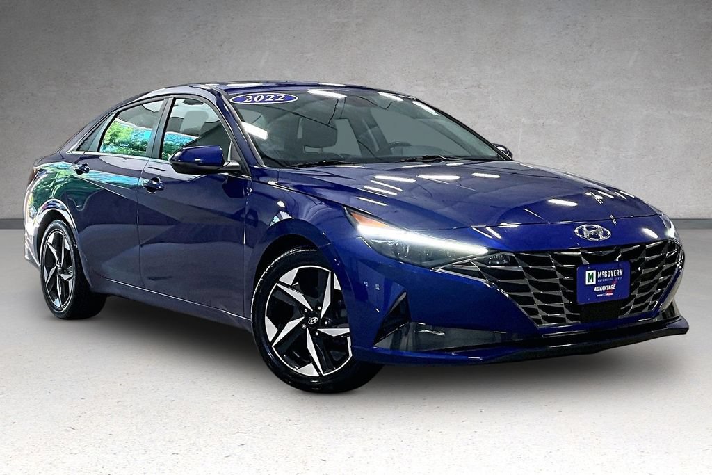 Used 2022 Hyundai Elantra Limited w/ Cargo Package FWD image 3