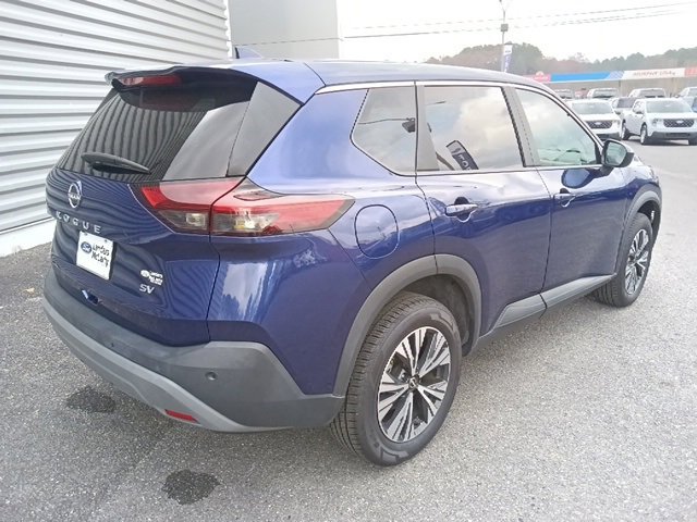 Used 2023 Nissan Rogue SV image 3