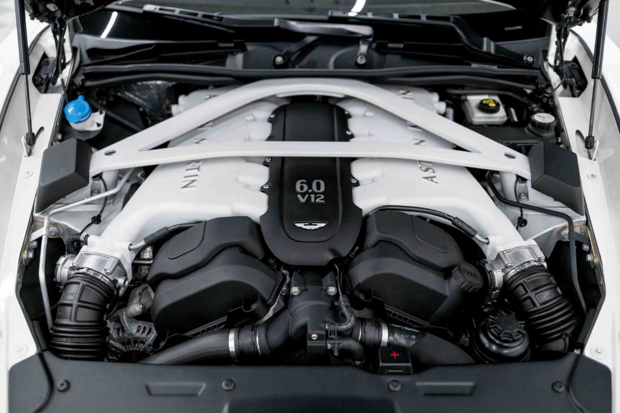 Used 2016 Aston Martin Vanquish Coupe image 75