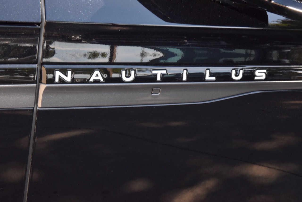 Certified 2025 Lincoln Nautilus Reserve w/ Jet Appearance Package AWD/4WD image 41
