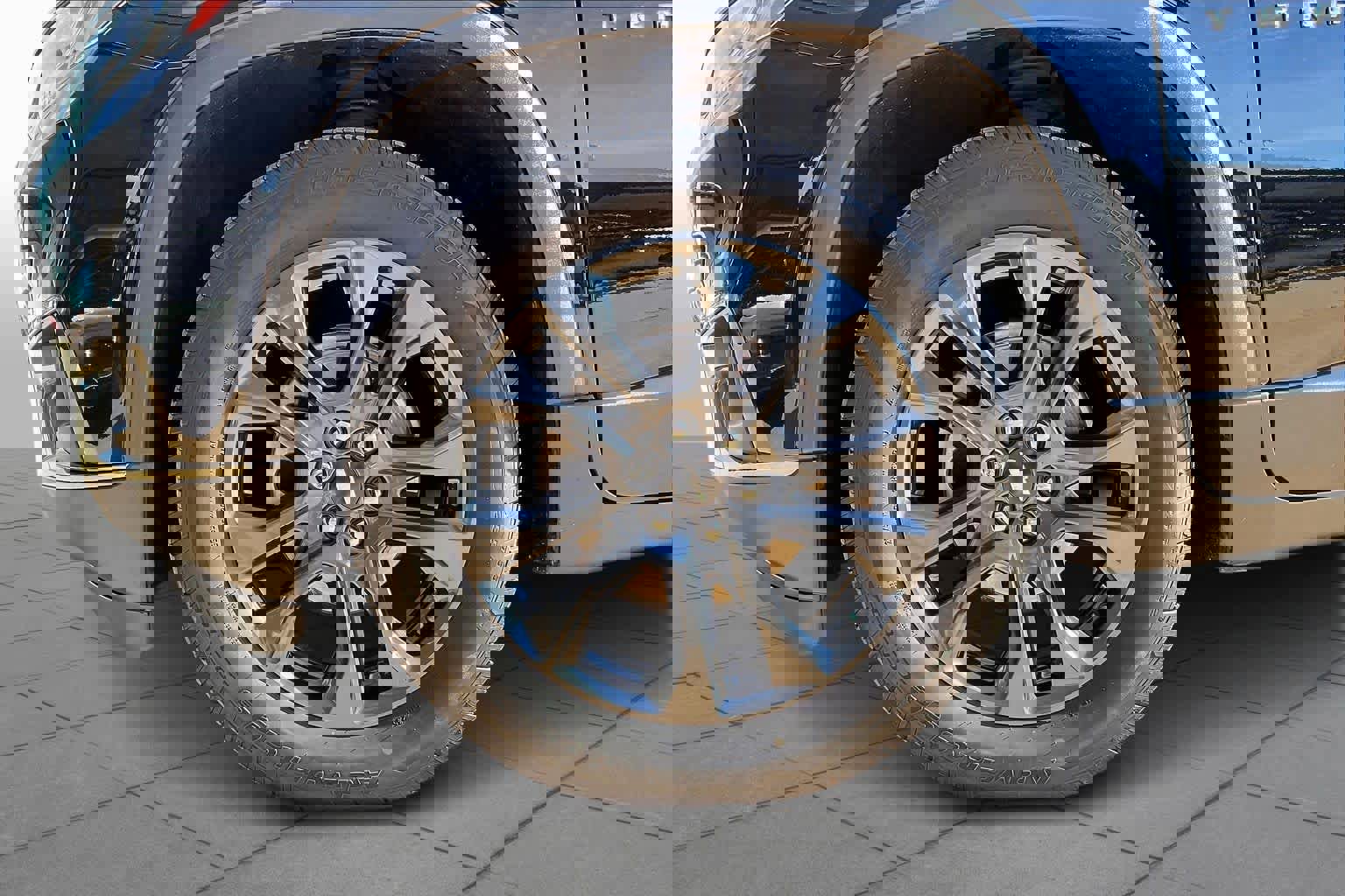 Used 2020 Chevrolet Traverse RS image 11