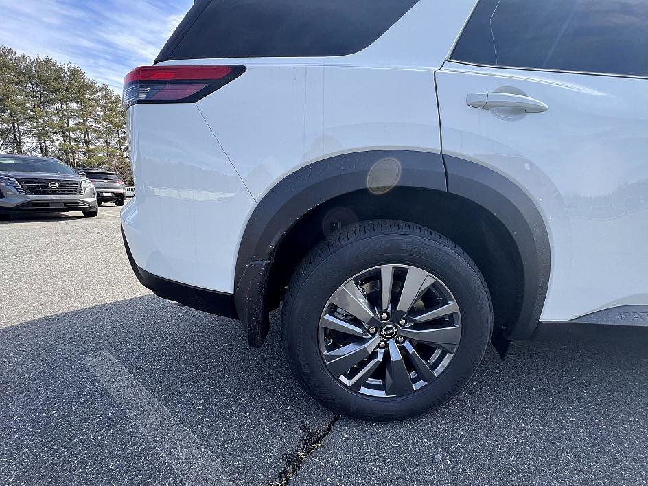 New 2026 Nissan Pathfinder SV image 10