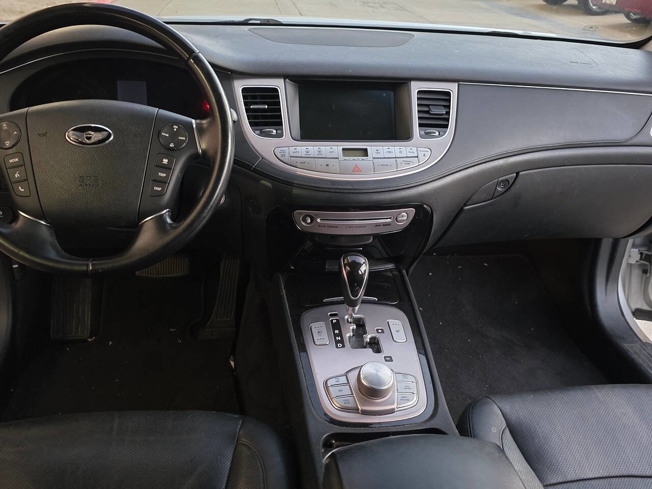 Used 2012 Hyundai Genesis 4.6 image 9