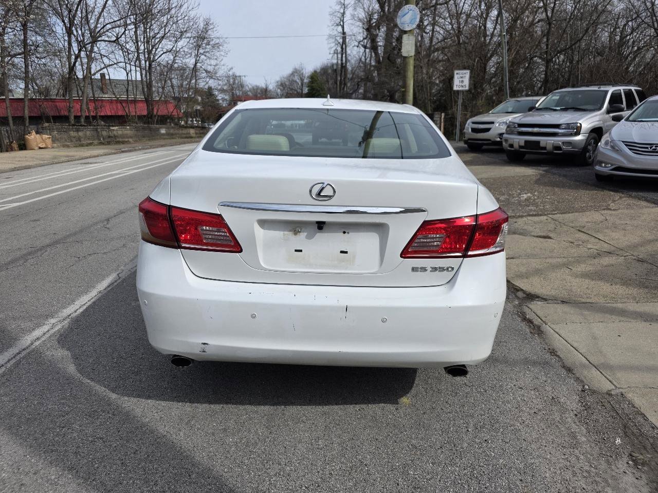 Used 2011 Lexus ES 350 image 4