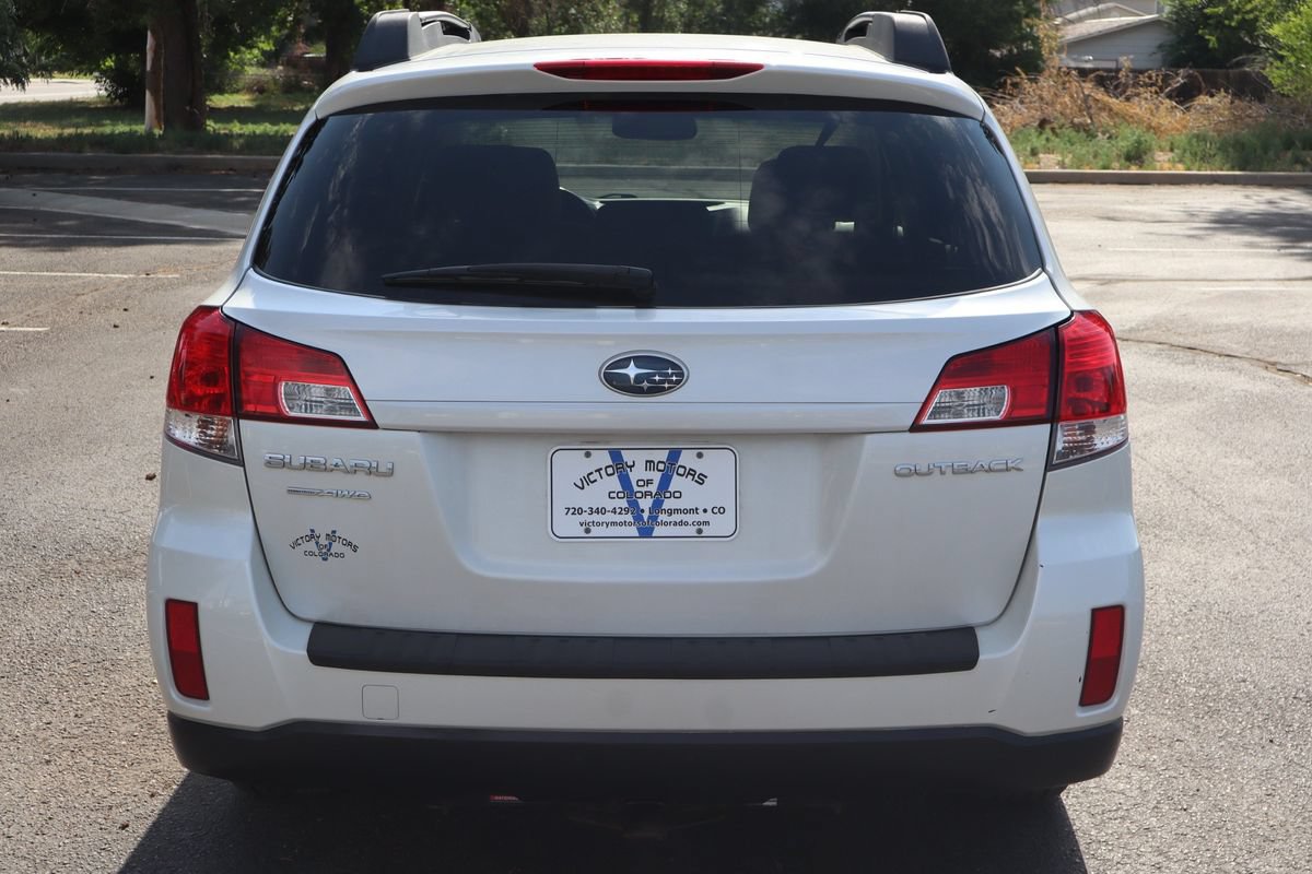 Used 2010 Subaru Outback 2.5i Premium AWD/4WD image 6