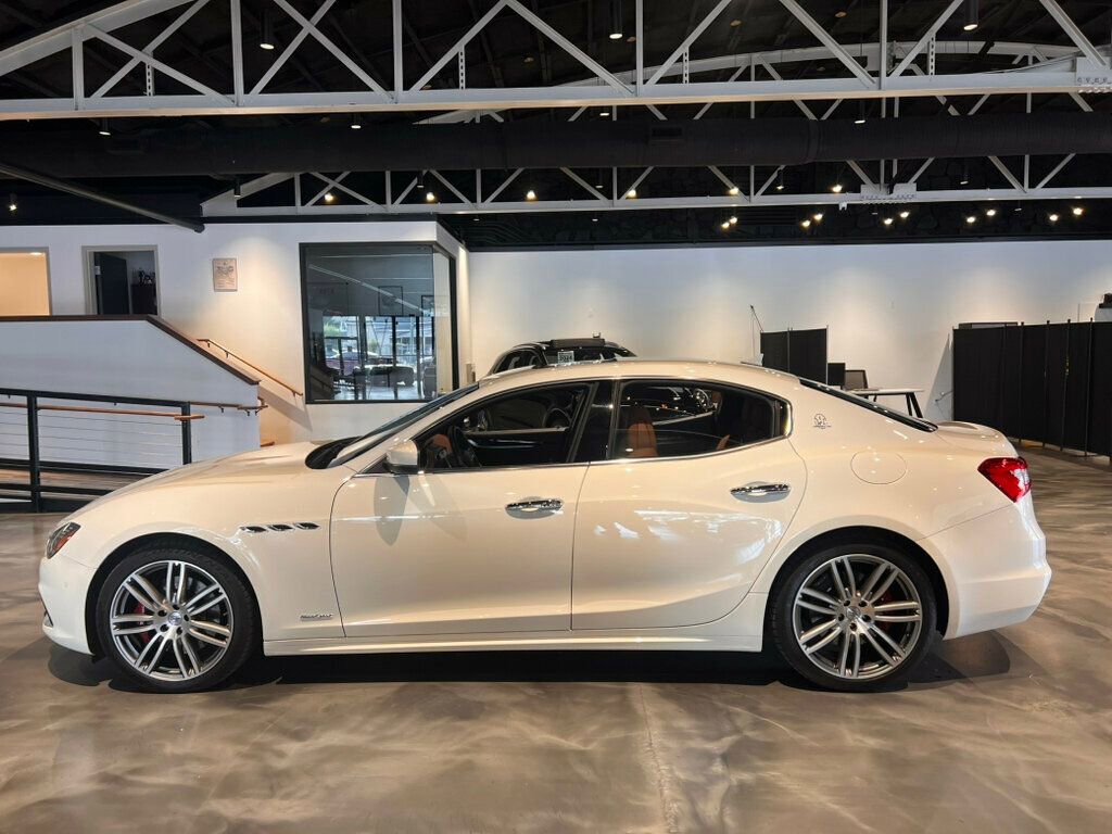 Used 2019 Maserati Ghibli GranSport image 2