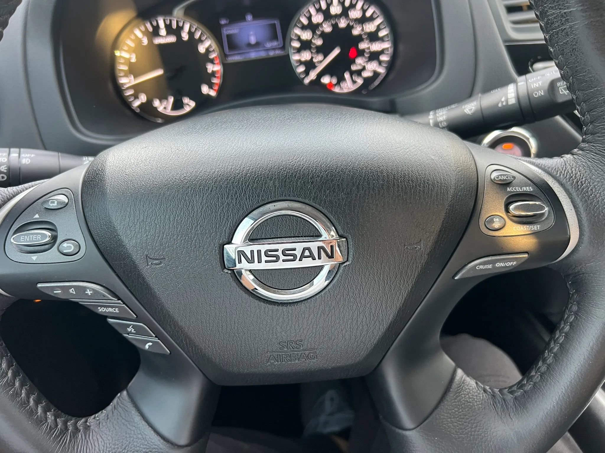 Used 2020 Nissan Pathfinder SV image 17