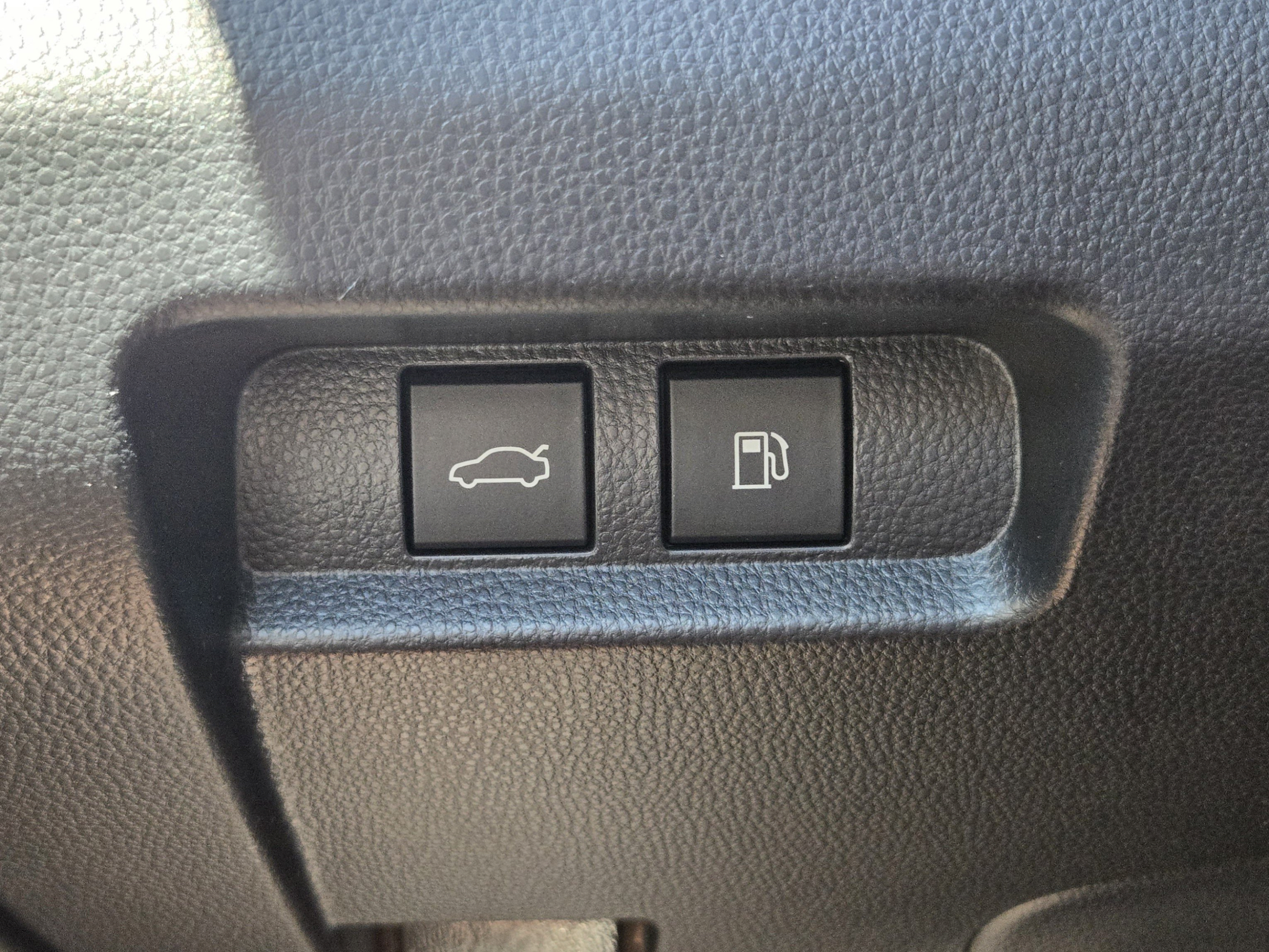 Used 2023 Toyota Crown AWD/4WD image 16