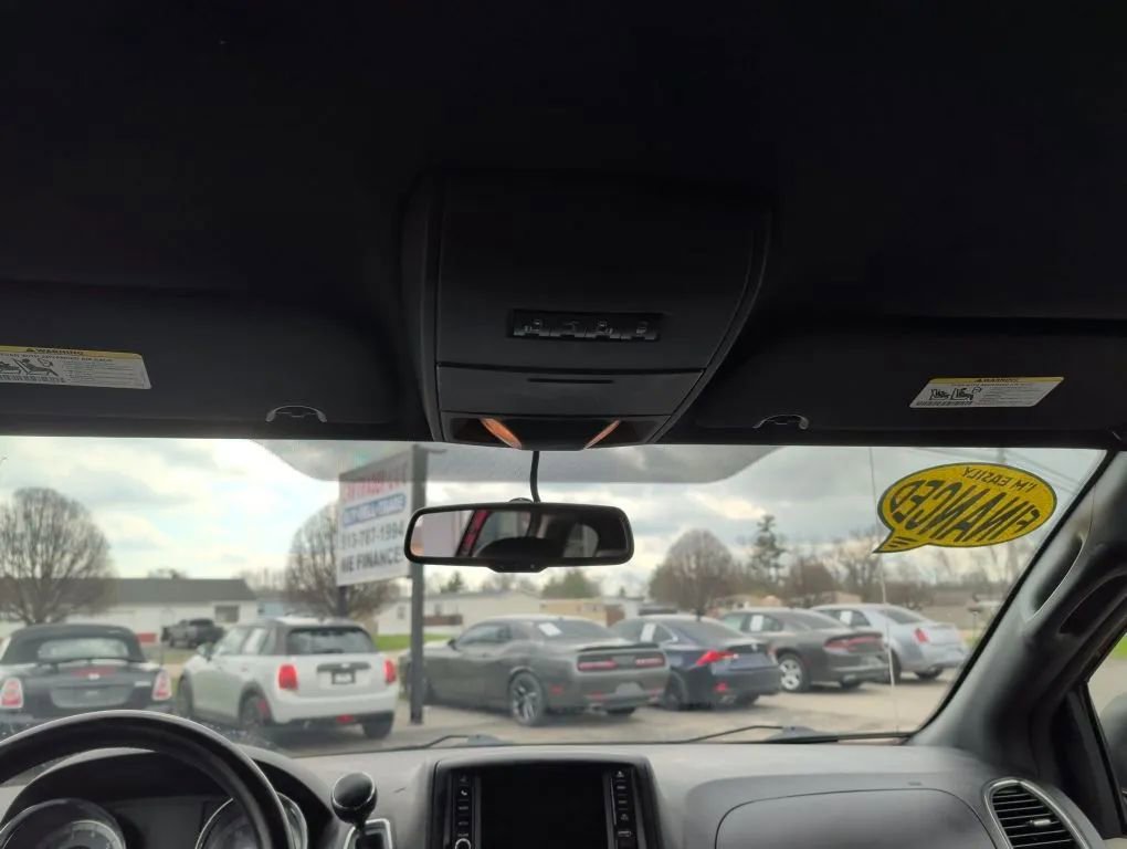 Used 2018 Dodge Grand Caravan SXT image 25