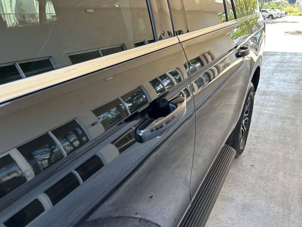 Used 2024 Ford Expedition Max XLT image 15