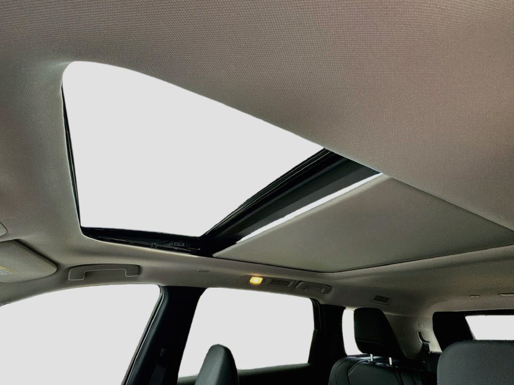 Used 2027 INFINITI QX60 Luxe w/ Cargo Package FWD image 24