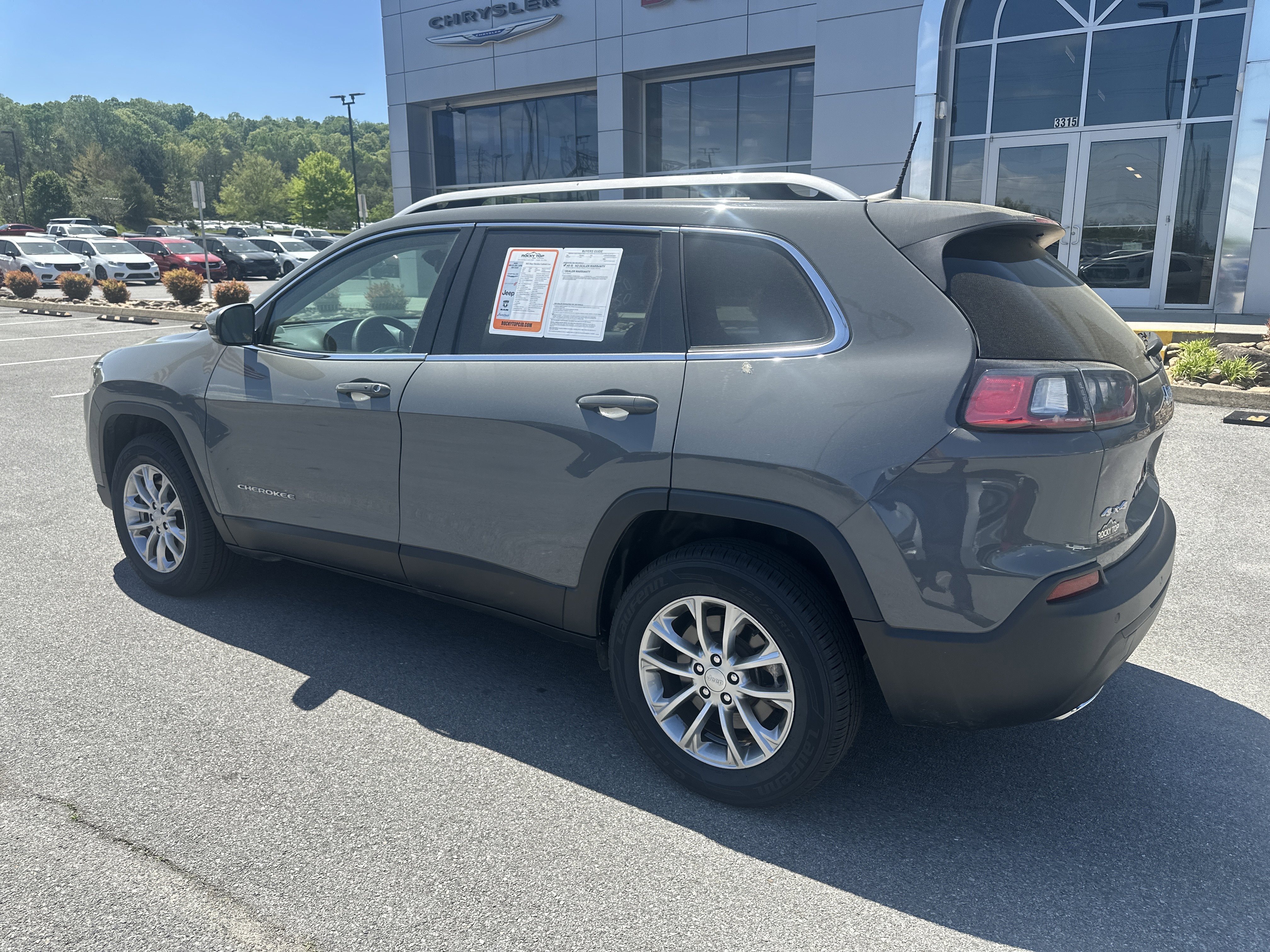 Used 2021 Jeep Cherokee Latitude Lux w/ Comfort/Convenience Group AWD/4WD image 11